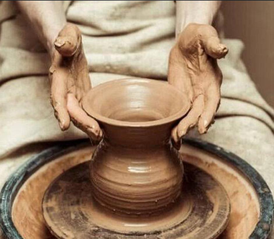 Искусство, рожденное из земли в Аваносе: История гончарного дела